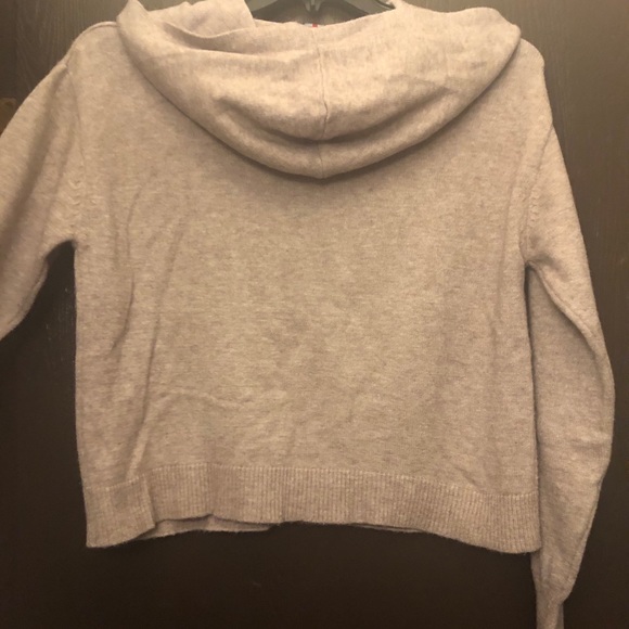 POOL Cropped Sweater - Picture 4 of 4